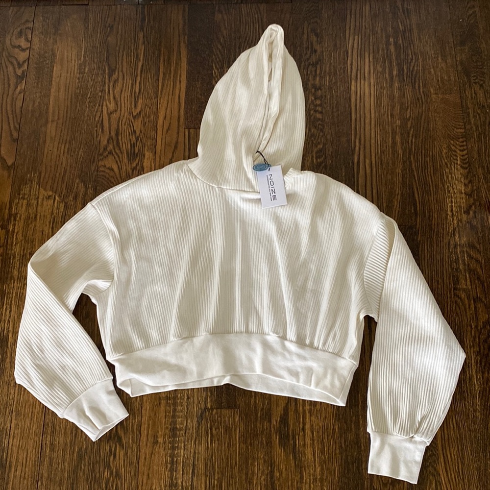 NWT Noize cropped off white hoodie